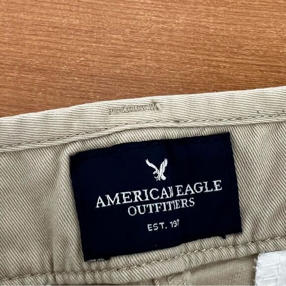 American Eagle shorts, women’s size0 mid rise, stretch shorts - Picture 3 of 6